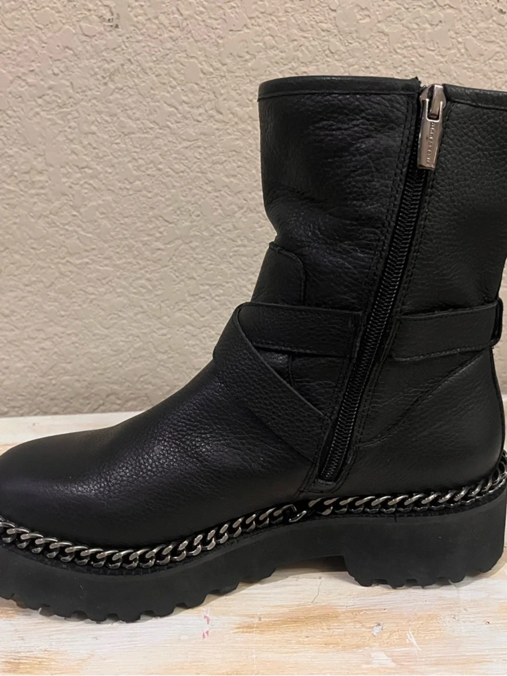 Vince Cumuto Black Leather Buckle Chain-Trim Combat Boots - Picture 4 of 8